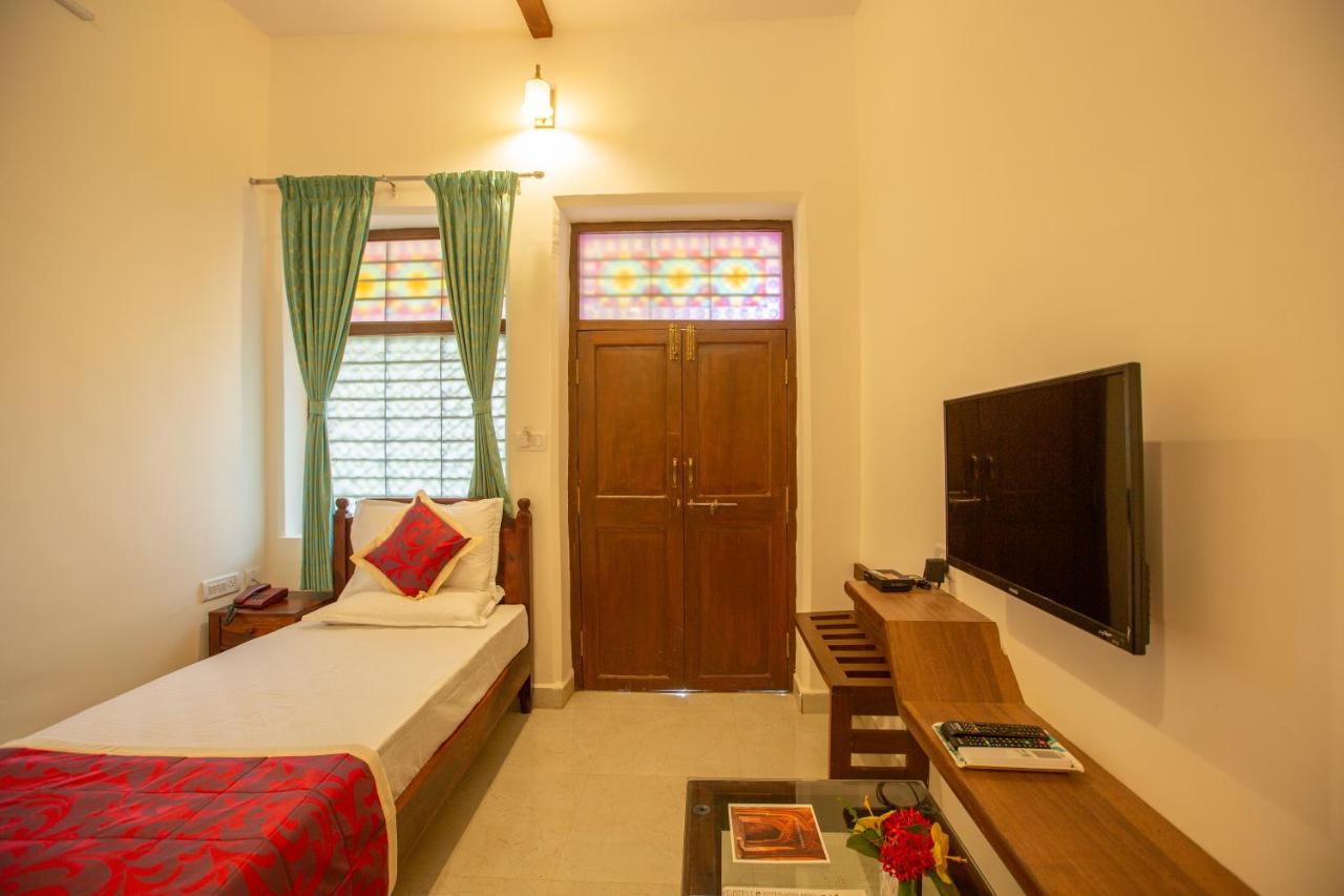 Kstdc Hotel Mayura Adilshahi Bijapur Экстерьер фото