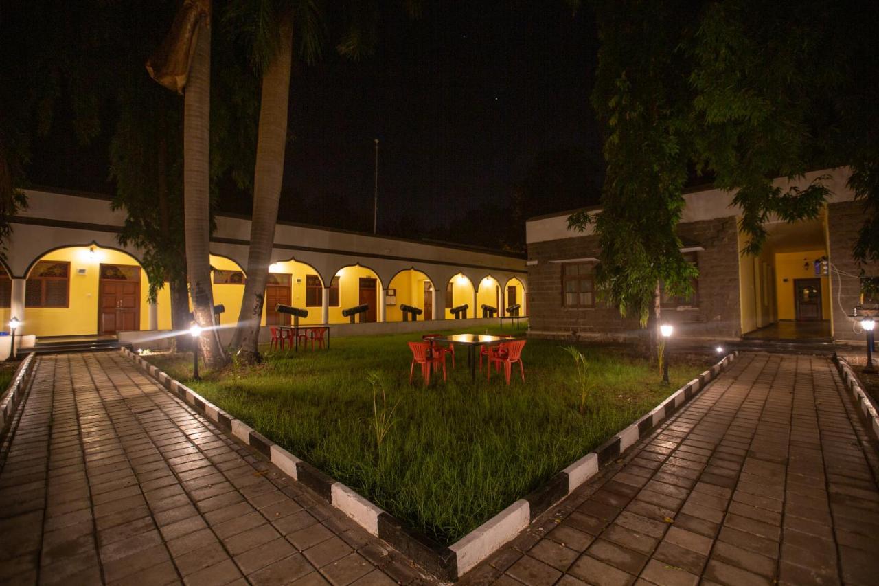 Kstdc Hotel Mayura Adilshahi Bijapur Экстерьер фото